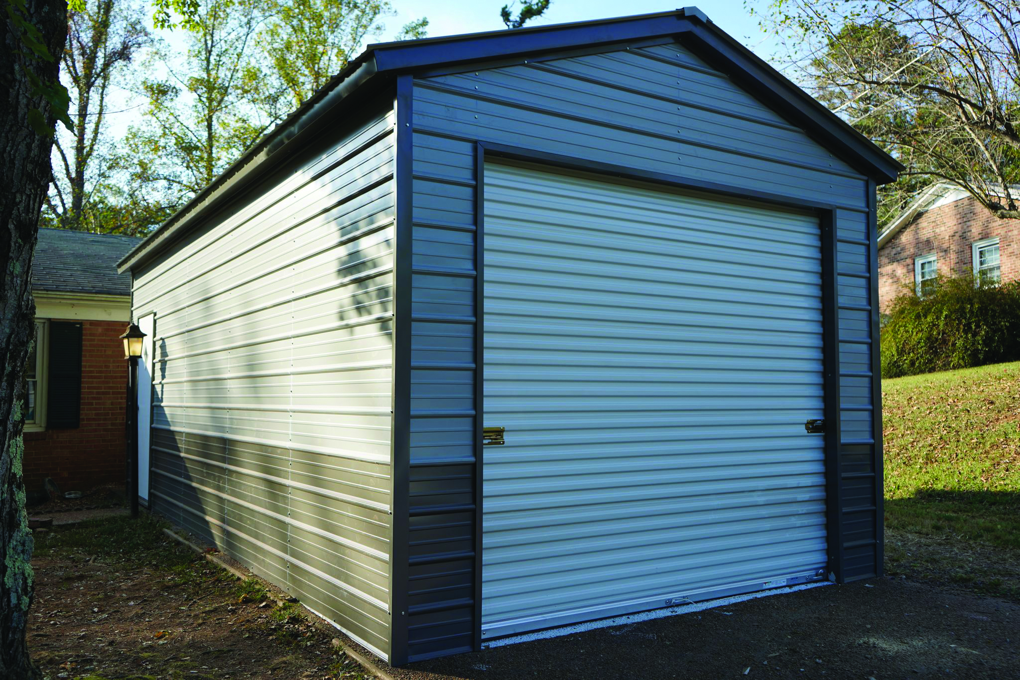 PREMIUM SINGLE GARAGE, VERTICAL ROOF  *PHOTO REPRESENTATION IS AN EXAMPLE ONLY / ACTUAL PRODUCT MAY VARY